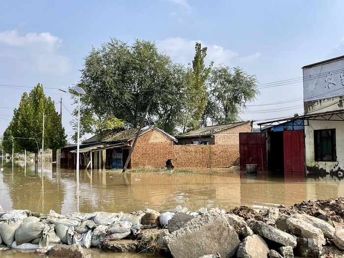 10月16日，仍然泡在水中的房子时代周报记者陈佳慧摄