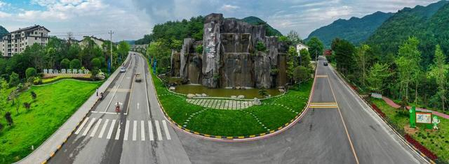 曾家山生态旅游环线（养生谷路段）。赵辉摄