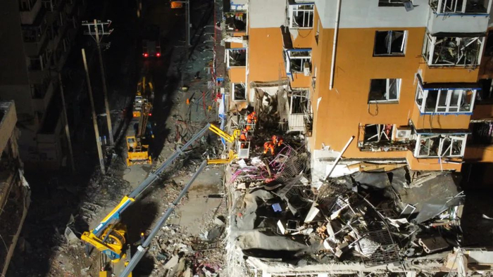 22日凌晨的爆炸现场：222栋4楼3号房废墟。图/赵翔摄