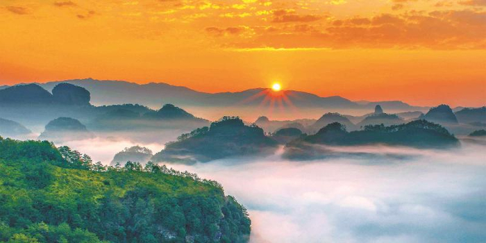 自然文化景观独树一帜的武夷山国家公园，是我国唯一一个既加入世界人与生物圈组织，又建在“双世遗”上的重要保护地 黄海摄