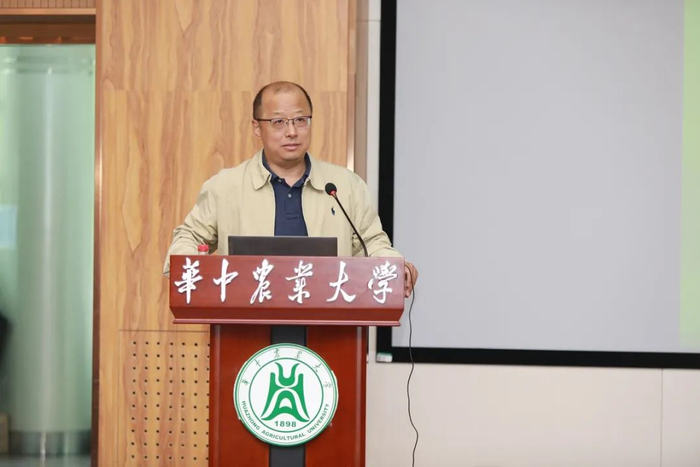 ▲李召虎讲话（张东 摄）