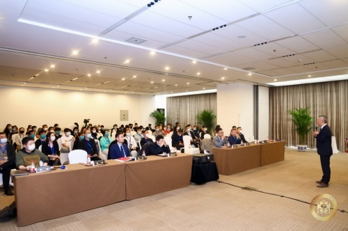 郝波先生：百城万店，共同富裕