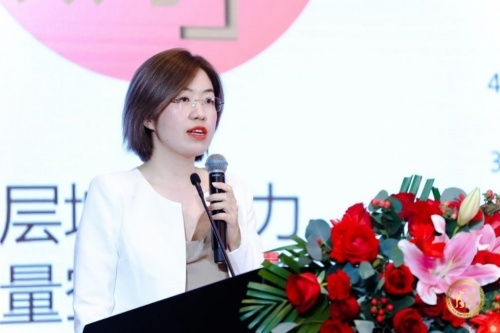 京东零售集团宠物业务总经理刘露女士演讲