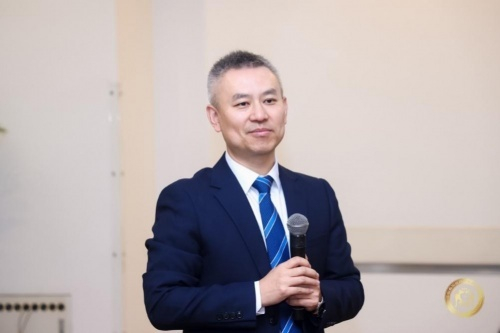 新瑞鹏行业新通路事业部总经理郝波先生演讲