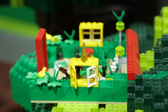 儿童拼搭作品“神奇植物阳台”