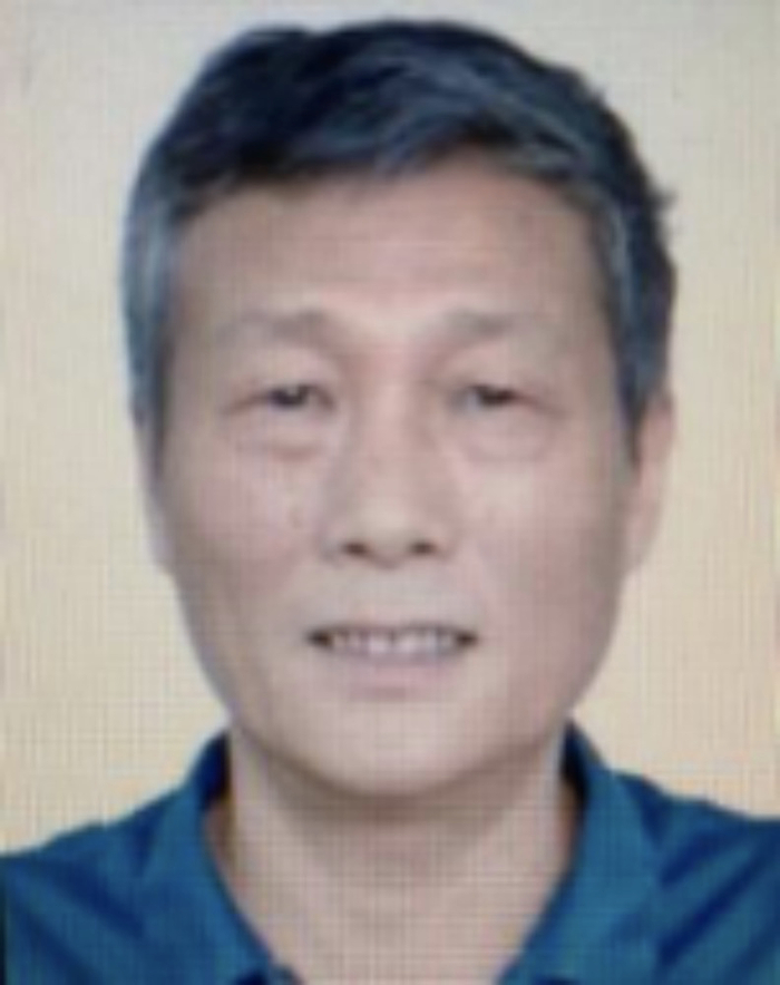 △李兴旺，男，1965年2月28日出生，身份证号码：422130196502281035，汉族，家住湖北省黄梅县小池镇二环路77号。