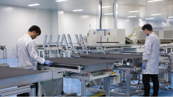 合特光电生产线。