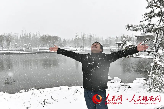 美丽的雪景让人喜不自禁。刘向阳摄