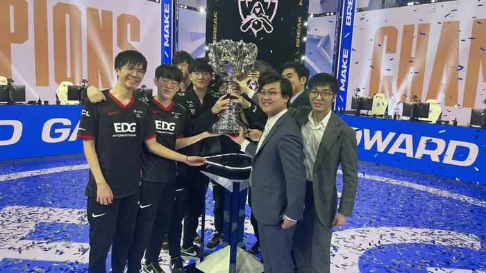 图片来源：EDG官方微博