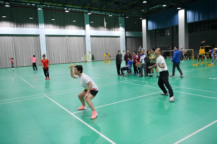 ▲严密防守（徐行 摄）