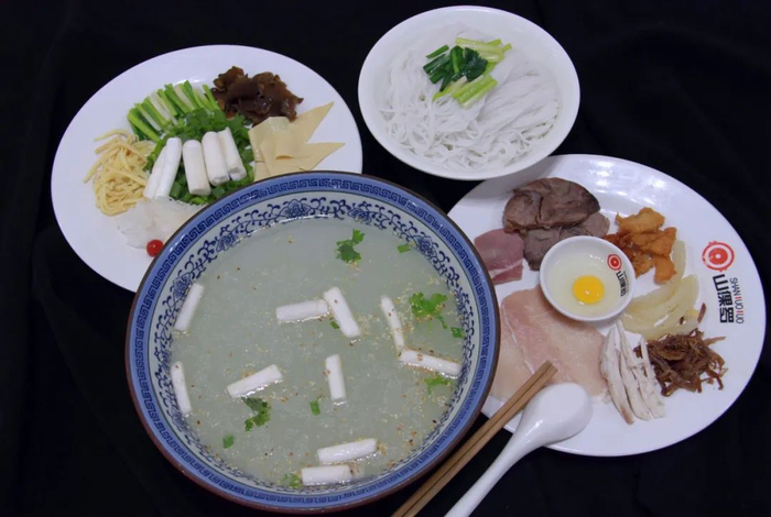 草芽米线 鄢显煜 摄
