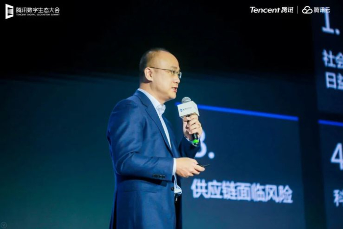 【IBM Consulting 混合云转型服务总经理朱翊】