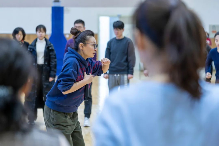 刘天池在表演课堂上（刘天池表演工坊供图）