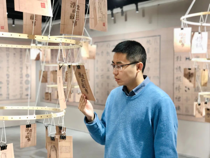 ▲ 展览现场设置了猜字答图等互动游戏