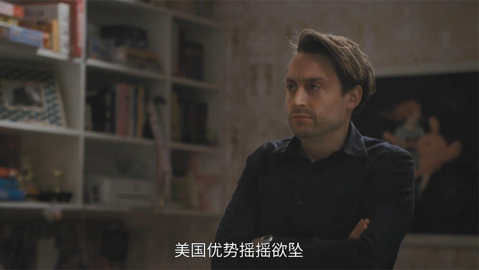 基南·卡尔金 饰 罗曼