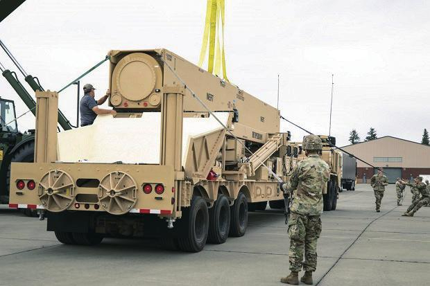 “暗鹰”远程高超音速导弹。图源：外媒