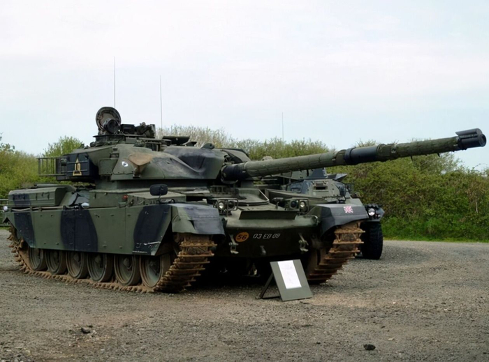 英国“酋长”主战坦克 资料图