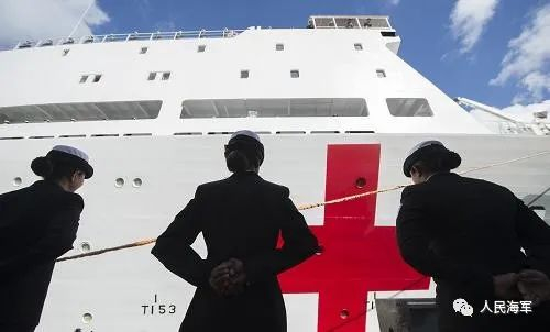 “和平方舟”抵达美国圣迭戈港。杨磊摄