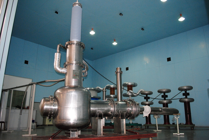 2010年，国内首根冷绝缘超导电缆通过型式试验。