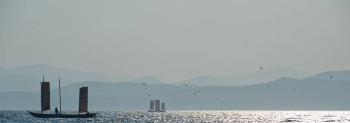 杨峥 李秋明 摄