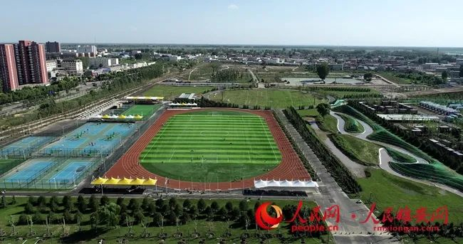 航拍大健康体育公园。张航摄