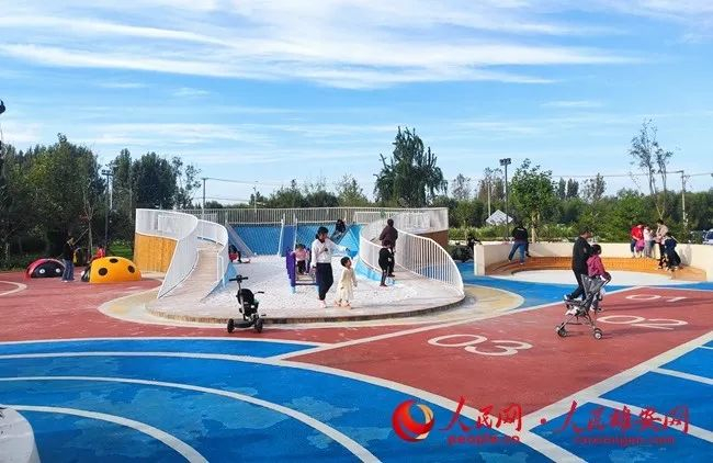 安新县京新公园。臧迎春摄