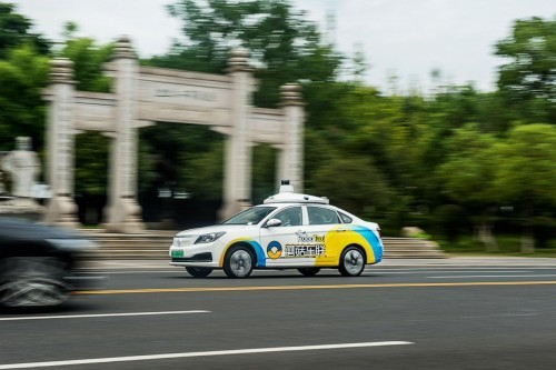 蘑菇车联自动驾驶出租车