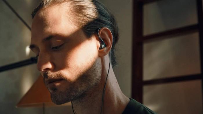 森海塞尔发布全新IE 300入耳式耳机和汽车音响技术_手机新浪网