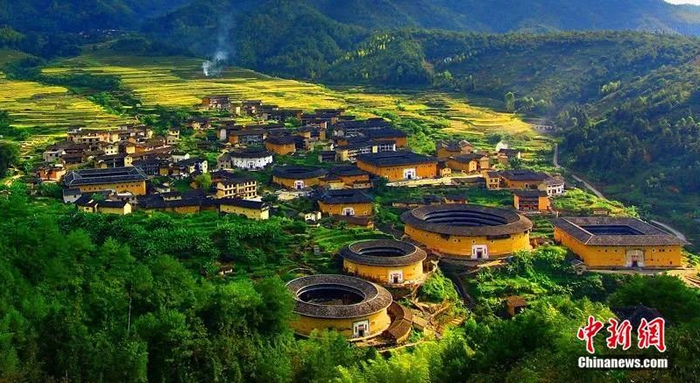 资料图：龙岩永定初溪土楼群。