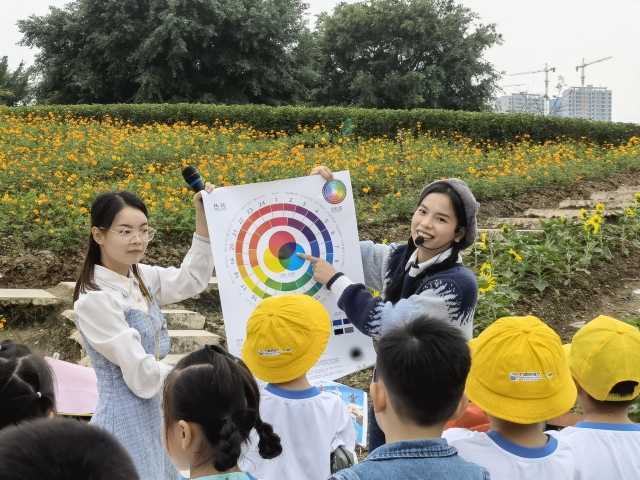 玉东七小“行走的课堂”。玉林市教育局供图