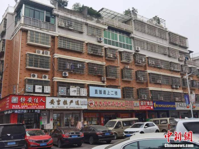 江北下朱村街景。周孙榆 摄