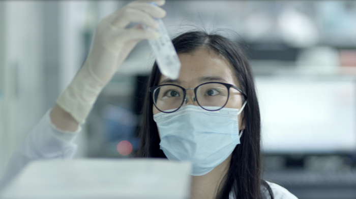 康方生物研发人员 图片来源：公司供图