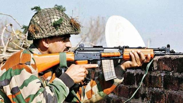 印军装备的“英萨斯”步枪。图源：印媒