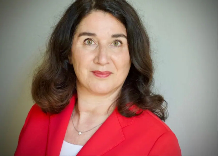 经济学家贝蒂娜·洛温斯基奇，图自瑞士《商报》