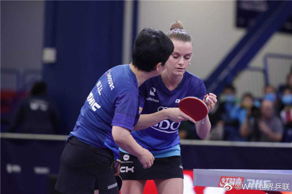 图说：倪夏莲指导德努特 官方图