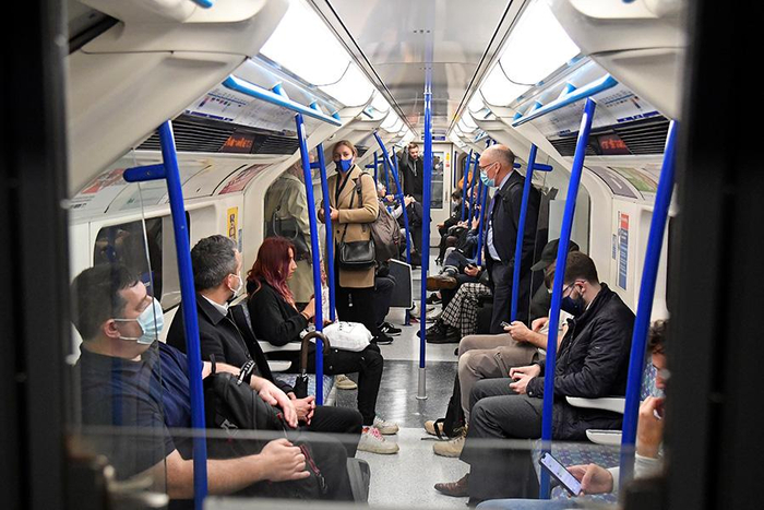 2021年10月20日，运营中的英国伦敦地铁。