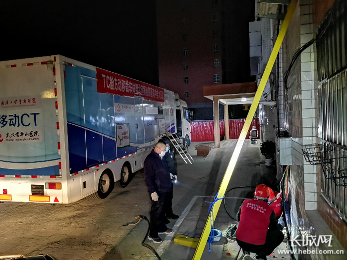 国网南宫市供电公司提前组织党员服务队对现场进行了勘查和负荷测算。 徐彦杰 供图