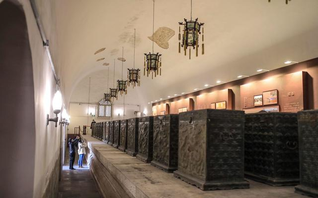 皇史宬正殿内，展示了金匮32座。新京报记者 浦峰 摄