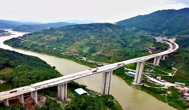 坚决啃下“硬骨头”