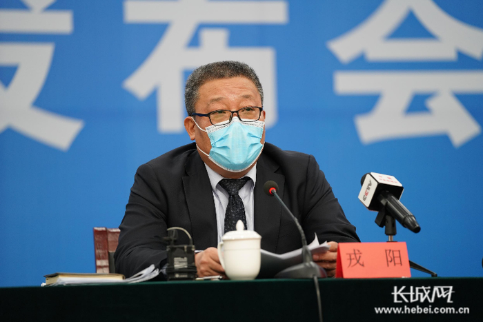    邢台市市委常委、宣传部长戎阳介绍情况。长城网记者  郭硕 摄