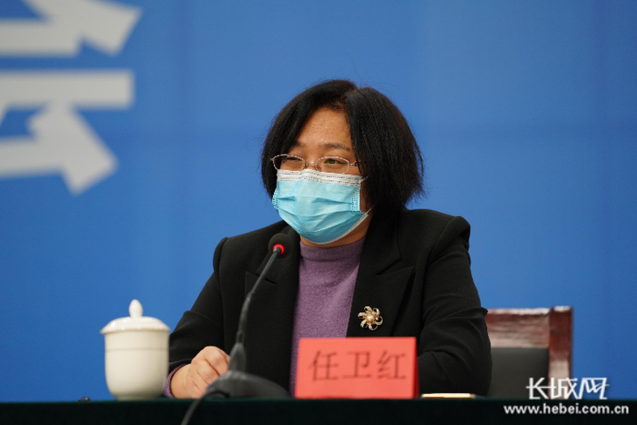   邢台市疾病预防控制中心主任任卫红介绍情况。长城网记者  郭硕 摄