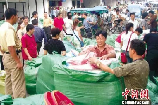 20世纪90年代末濮院羊毛衫交易一景