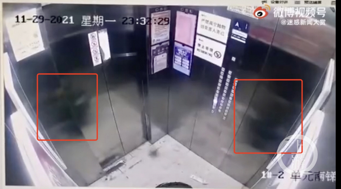 ▲物业人员事后在监控中发现，电梯内该外卖员向外卖小便。图片来源/视频截图