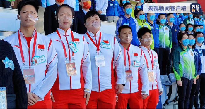 △田径运动员苏炳添、刘诗颖、巩立姣以及举重运动员李发彬、谌利军来到香港消防及救护学院，与香港纪律部队展开交流。