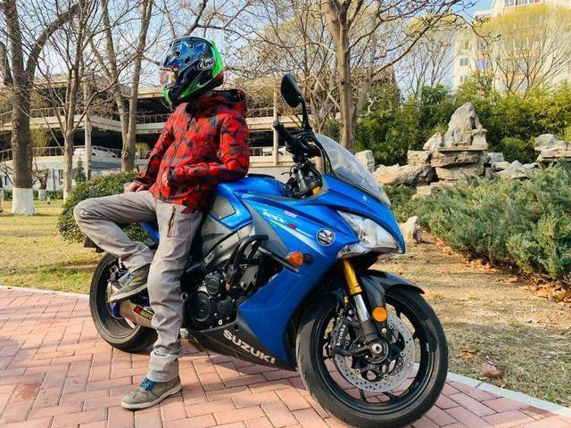 车主与爱车合影 受访者供图