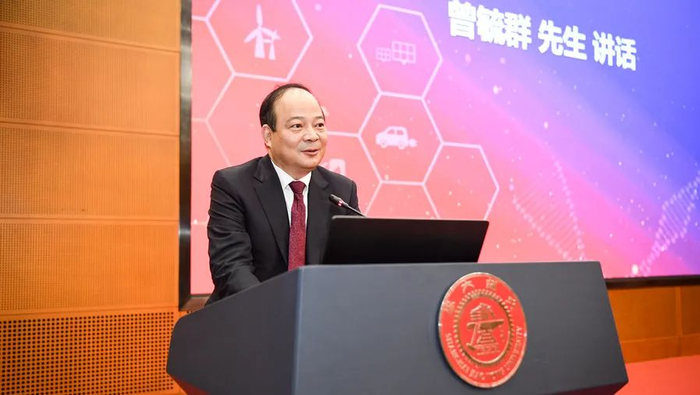 曾毓群图片来源：上海交大