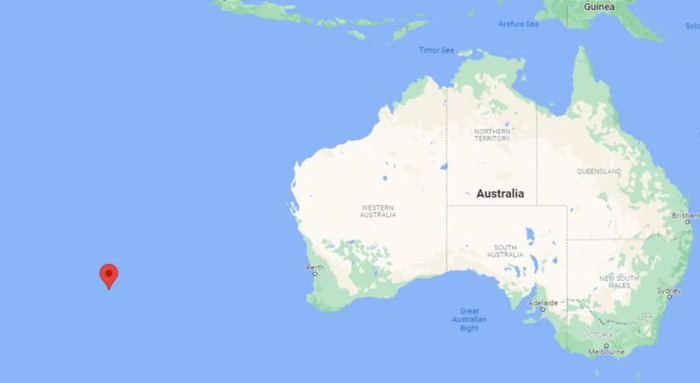 ↑戈弗雷认为MH370坠落在澳大利亚珀斯以西1993公里的印度洋。