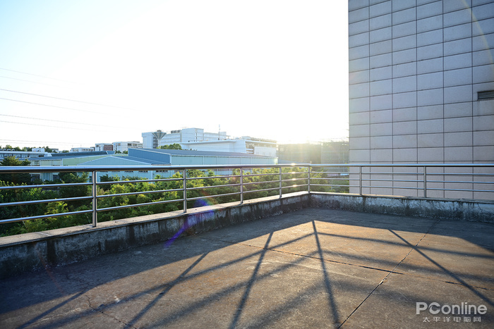 f/4　1/100s　ISO64