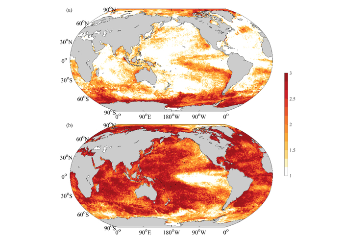 图2. （a）1982-2000年全球海洋热浪年平均发生频次；（b）2001-2019年全球海洋热浪年平均发生频次