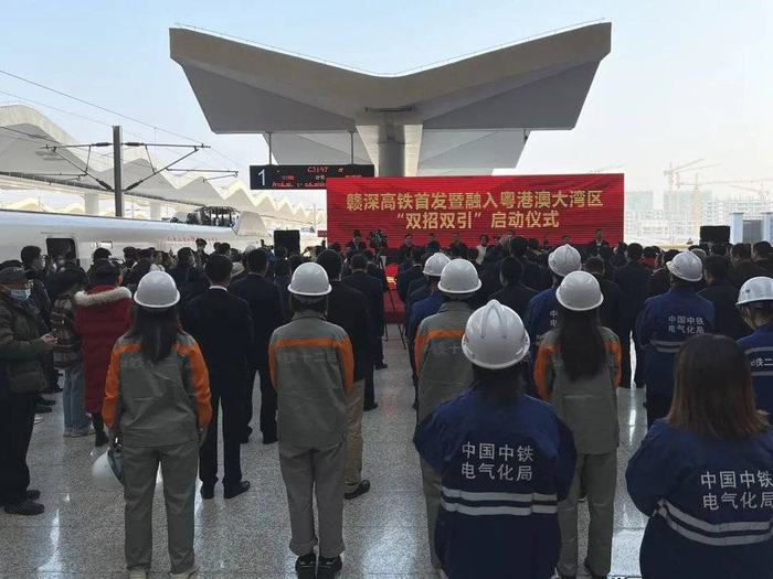 老表们等了多年，终于开通！（图：杔格）